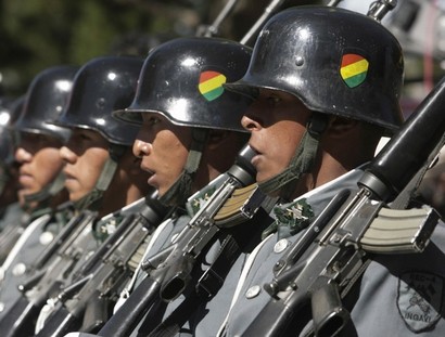 Боливияда армияда 17 ёшдан хизмат қилишга рухсат берилди
