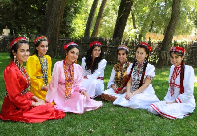 В Таджикистане появился реестр разрешённых имён для детей
